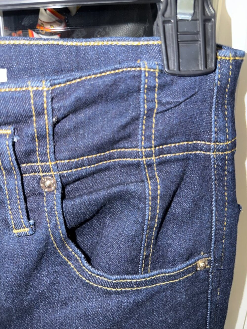 FRAME jeans NEVER WORN - Picture 7 of 8